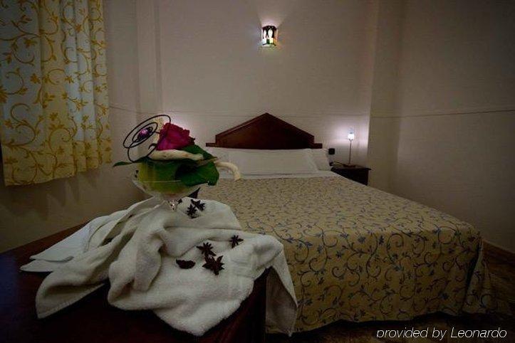 Hotel Boutique Reina Mora Гранада Номер фото